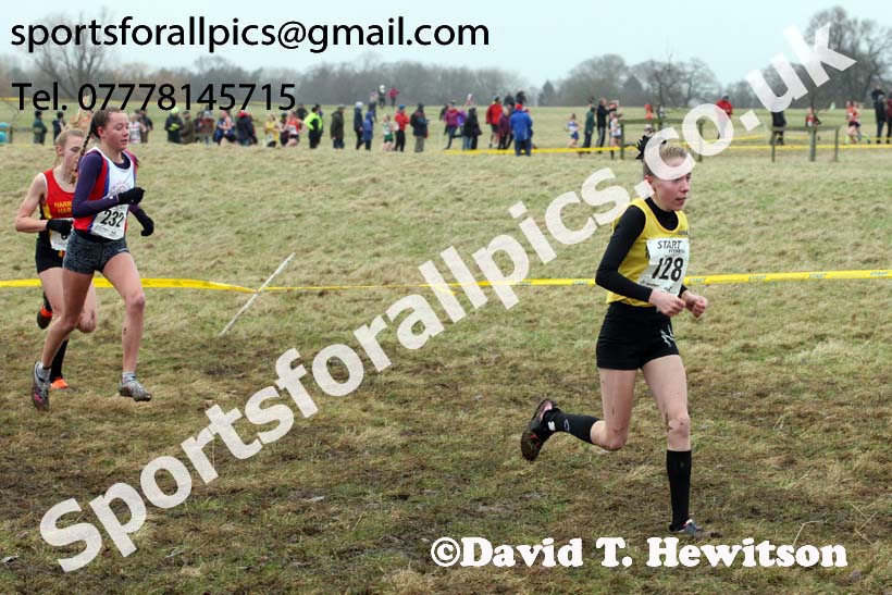Girls under-15s, 2018 Northern Cross Country Champs., Harewood House, Leeds. Photo: David T. Hewitson/Sports for All Pics